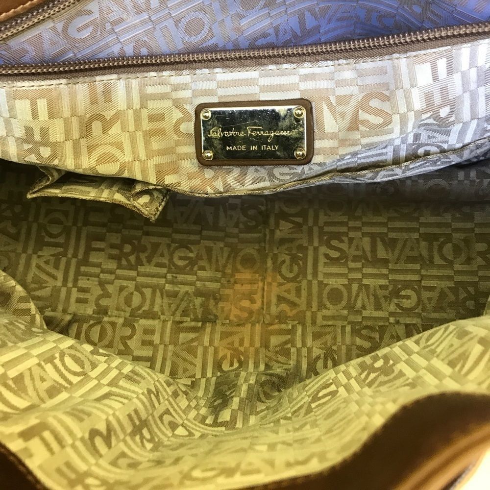 Ferragamo bag - Picture 3 of 5